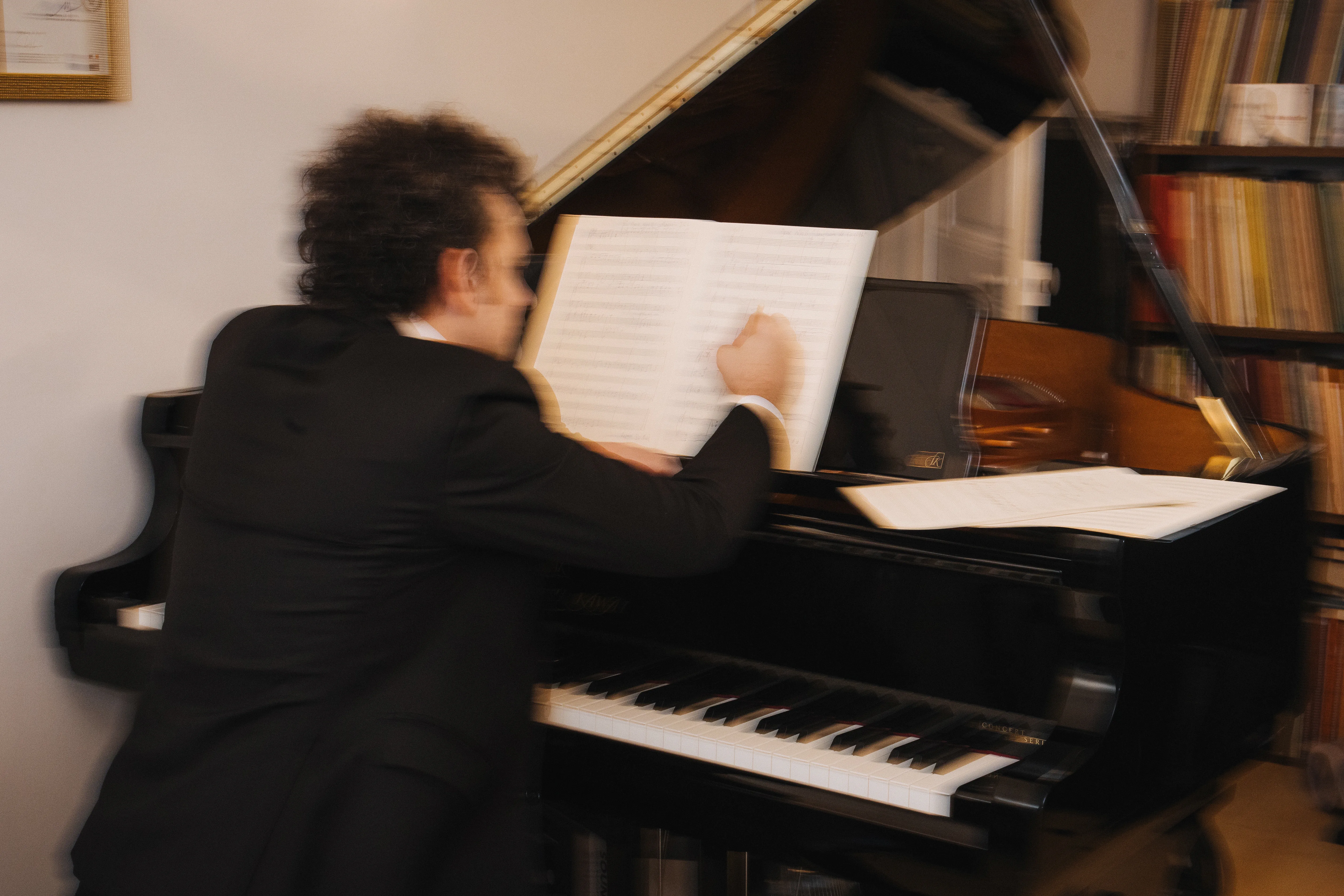 Louis Lancien interprétant un récital de piano classique